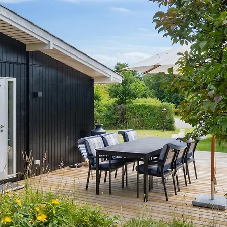 Donco - 600m From The Sea By Interhome Dronningmølle